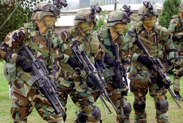 United States Forces Korea (USFK) soldiers line-up during a display of military equipment at Yongsan US military base in Seoul. (File) United States Forces Korea (USFK) soldiers line-up during a display of military equipment at Yongsan US military base in Seoul. (File) - Sputnik International