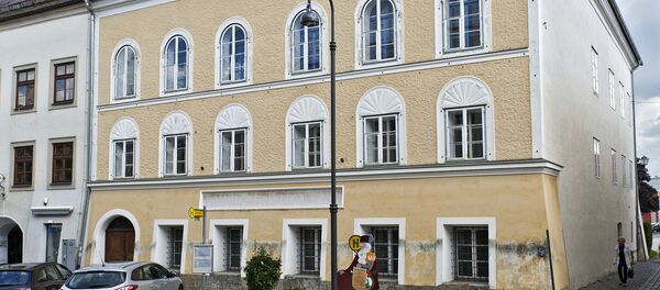 Picture taken on September 20, 2012 shows the house were Adolf Hitler was born in Braunau, Austria. Picture taken on September 20, 2012 shows the house were Adolf Hitler was born in Braunau, Austria. - Sputnik International