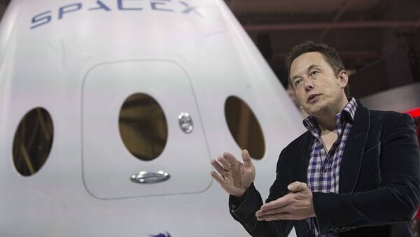SpaceX CEO Elon Musk speaks after unveiling the Dragon V2 spacecraft in Hawthorne, California, US on May 29, 2014. - Sputnik International