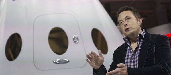 SpaceX CEO Elon Musk speaks after unveiling the Dragon V2 spacecraft in Hawthorne, California, US on May 29, 2014. - Sputnik International