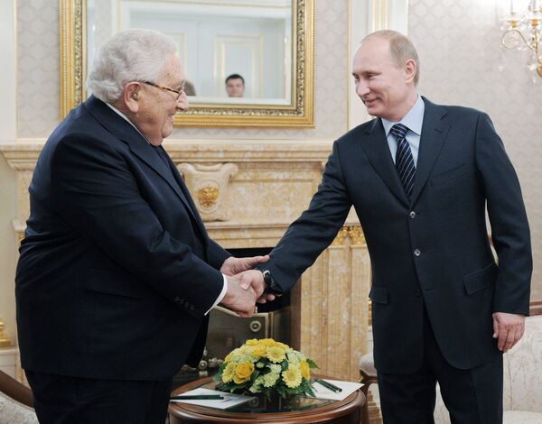 Prime Minister Vladimir Putin meets with former US State Secretary Henry Kissinger Prime Minister Vladimir Putin meets with former US State Secretary Henry Kissinger - Sputnik International