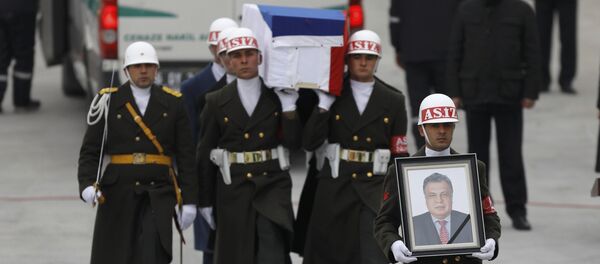 Flag-wrapped coffin of late Russian Ambassador to Turkey Andrei Karlov is carried to a plane during a ceremony at Esenboga airport in Ankara, Turkey, December 20, 2016 Flag-wrapped coffin of late Russian Ambassador to Turkey Andrei Karlov is carried to a plane during a ceremony at Esenboga airport in Ankara, Turkey, December 20, 2016 - Sputnik International