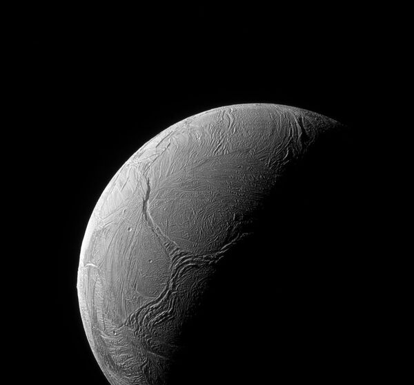 The moon of Saturn Enceladus' south pole - Sputnik International