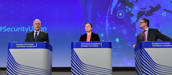 (L-R) European Commissioner for Migration, Home Affairs and Citizenship Dimitris Avramopoulos, European Commissioner for Justice, Consumers and Gender Equality Vera Jourova and European Commissioner for Security Union Julian King at the European Commission in Brussels, on December 21, 2016. - Sputnik International
