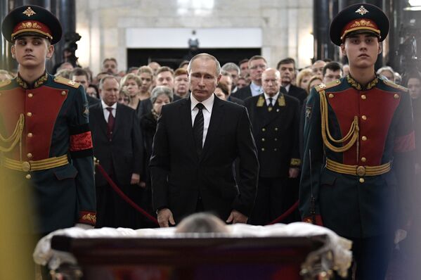 Russian President Vladimir Putin at the ceremony to pay last respects to Russian Ambassador to Turkey Andrei Karlov, at the Russian Foreign Ministry. The ambassador was assassinated in Ankara - Sputnik International