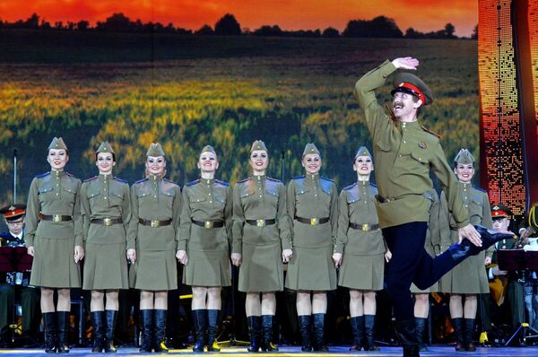 Members of the Aleksandrov Song and Dance Ensemble of the Russian Army perform at the concert marking the Day of the Union State at the 25th International Art Festival Slavonic Bazaar in Vitebsk. (File) Members of the Aleksandrov Song and Dance Ensemble of the Russian Army perform at the concert marking the Day of the Union State at the 25th International Art Festival Slavonic Bazaar in Vitebsk. (File) - Sputnik International