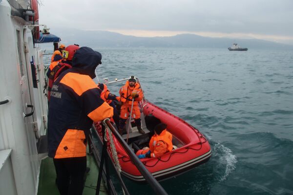 The search and rescue operation on the Black Sea coast at the crash site of Russian Defense Ministry's TU-154 aircraft The search and rescue operation on the Black Sea coast at the crash site of Russian Defense Ministry's TU-154 aircraft - Sputnik International