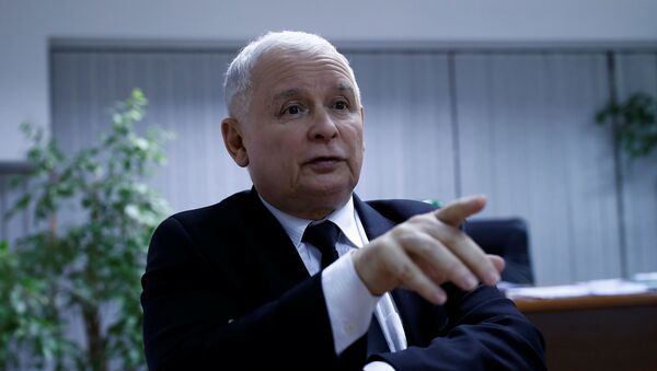 Leader of Law and Justice party Jaroslaw Kaczynski speaks during an interview with Reuters in party headquarters in Warsaw, Poland December 19, 2016 - Sputnik International