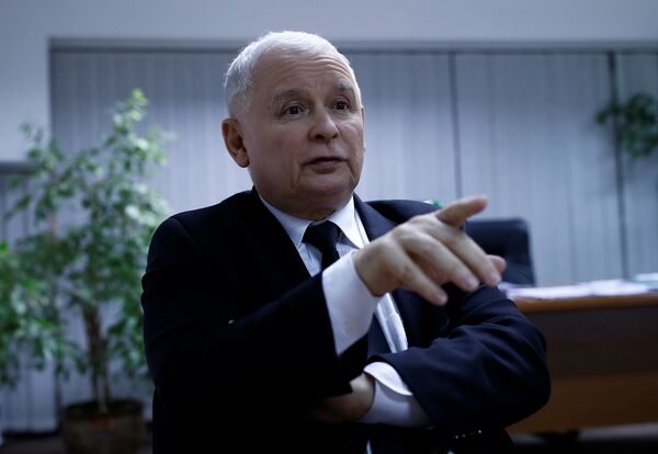Leader of Law and Justice party Jaroslaw Kaczynski speaks during an interview with Reuters in party headquarters in Warsaw, Poland December 19, 2016 Leader of Law and Justice party Jaroslaw Kaczynski speaks during an interview with Reuters in party headquarters in Warsaw, Poland December 19, 2016 - Sputnik International