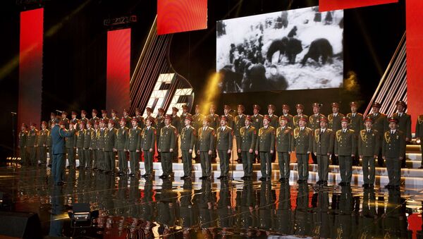 Singers and orchestra members of Red Army Choir, also known as the Alexandrov Ensemble, perform in Moscow, Russia March 31, 2016 - Sputnik International