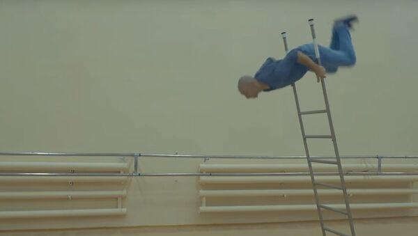 Amazing trick on the ladder - Sputnik International