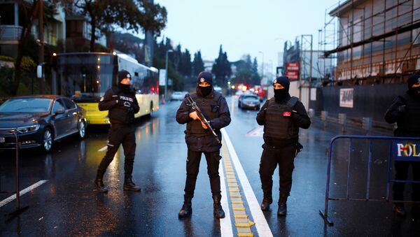 Police secure the area near an Istanbul nightclub, following a gun attack, in Turkey, January 1, 2017. - Sputnik International