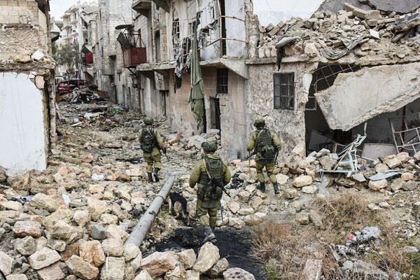 Military engineers of the Russian Army's international counter-mine center continue the demining operation in eastern Aleppo, Syria Military engineers of the Russian Army's international counter-mine center continue the demining operation in eastern Aleppo, Syria - Sputnik International