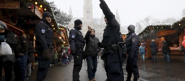 Police patrol at the Christmas market in front of the city hall in downtown Vienna, Austria, Tuesday, Dec. 20, 2016 Police patrol at the Christmas market in front of the city hall in downtown Vienna, Austria, Tuesday, Dec. 20, 2016 - Sputnik International