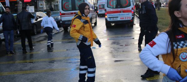 Medics arrive at the scene after an explosion outside a courthouse in Izmir, Turkey, January 5, 2017 Medics arrive at the scene after an explosion outside a courthouse in Izmir, Turkey, January 5, 2017 - Sputnik International