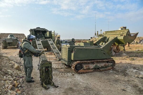 Military engineers of the Russian Army's international counter-mine center continue the demining operation in eastern Aleppo, Syria Military engineers of the Russian Army's international counter-mine center continue the demining operation in eastern Aleppo, Syria - Sputnik International