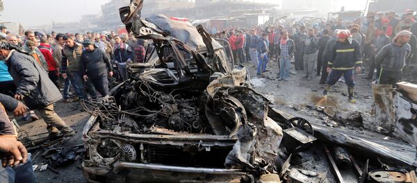 Wreckage is seen at the site of a car bomb attack at a vegetable market in eastern Baghdad, Iraq January 8, 2017. - Sputnik International