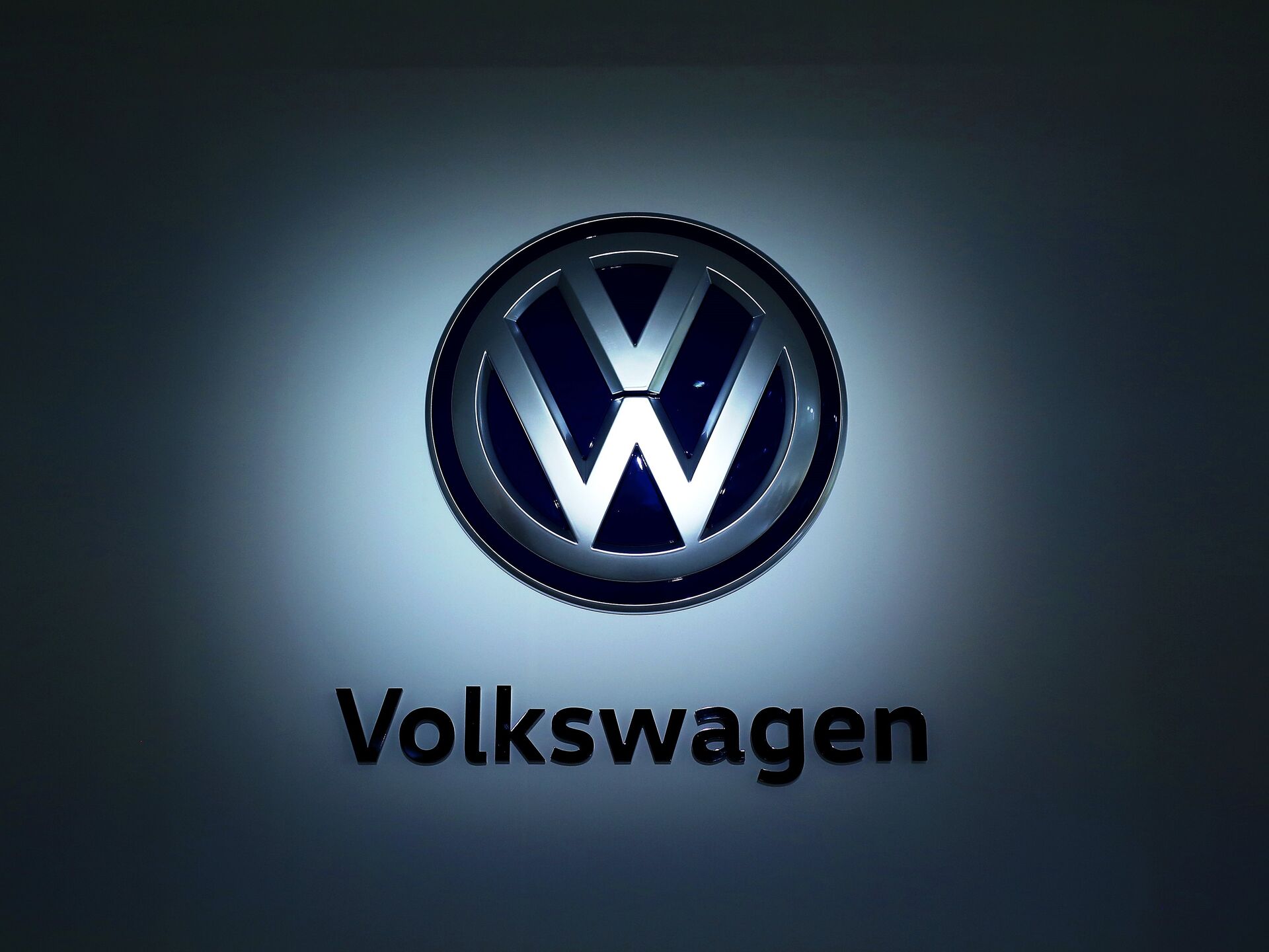 Музыка volkswagen. Volkswagen значок. Фольксваген VW 30. Заставка Фольксваген. Логотип VW для магнитолы.