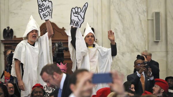 Fake KKK Klansmen Welcome Senator Sessions at Confirmation Hearing - Sputnik International