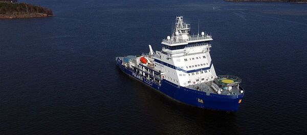 Icebreaker Polaris undergoing bollard pull tests as part of sea trials off Helsinki on 25 April 2016 Icebreaker Polaris undergoing bollard pull tests as part of sea trials off Helsinki on 25 April 2016 - Sputnik International