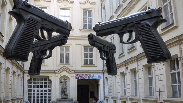 David Cerny's Guns installation at the Artbanka Museum of Young Art, Prague, Czech Republic - Sputnik International