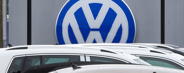 This file photo taken on September 29, 2015 shows the logo of German car maker Volkswagen seen at a northern Virginia dealer in Woodbridge, Virginia - Sputnik International
