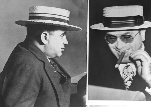 Famous Italian born US gangster Al Capone (1899-1947) is shown in portrait taken the day he was released from the Alcatraz prison, San Francisco, California, in 1939. He died in Florida in 1947. Famous Italian born US gangster Al Capone (1899-1947) is shown in portrait taken the day he was released from the Alcatraz prison, San Francisco, California, in 1939. He died in Florida in 1947. - Sputnik International