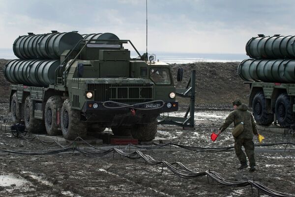 The S-400 regiment enters on duty in Crimea. File photo The S-400 regiment enters on duty in Crimea. File photo - Sputnik International