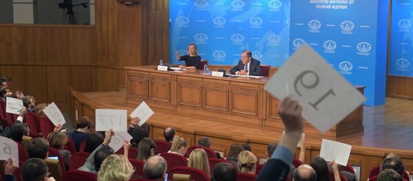 News conference with Russian Foreign Minister Sergei Lavrov evaluating the 2016 performance of Russian diplomacy. Left: Russian Foreign Ministry Spokesperson Maria Zakharova - Sputnik International
