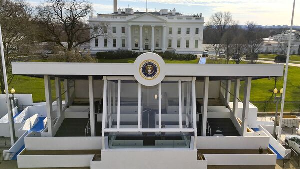 Reviewing stand on Pennsylvania Avenue in front of the White House for 2017 Presidential inauguration. - Sputnik International