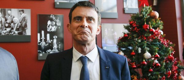 Manuel Valls, former French prime minister and presidential primary candidate, visits the TNP (National Popular Theater) as he campaigns in Villeurbanne, France, January 17, 2017. Manuel Valls, former French prime minister and presidential primary candidate, visits the TNP (National Popular Theater) as he campaigns in Villeurbanne, France, January 17, 2017. - Sputnik International