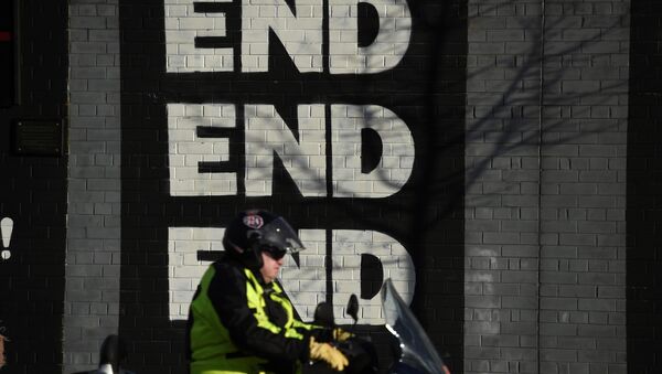 A motorbike is driven past a mural on the Falls Road a day after Northern Ireland's Deputy First Minister Martin McGuinness resigned, throwing the devolved joint administration into crisis, in Belfast Northern Ireland, January 10, 2017. - Sputnik International