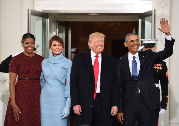 US President Barack Obama(R) and First Lady Michelle Obama(L) welcome Preisdent-elect Donald Trump(2nd-R) and his wife Melania to the White House in Washington, DC January 20, 2017 US President Barack Obama(R) and First Lady Michelle Obama(L) welcome Preisdent-elect Donald Trump(2nd-R) and his wife Melania to the White House in Washington, DC January 20, 2017 - Sputnik International