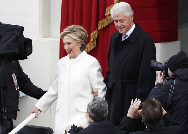 2016 Democratic presidential nominee and former Secretary of State Hillary Clinton (L) arrives with her husband former President Bill Clinton for the inauguration ceremonies swearing in Donald Trump as the 45th president of the United States on the West front of the U.S. Capitol in Washington, U.S., January 20, 2017 2016 Democratic presidential nominee and former Secretary of State Hillary Clinton (L) arrives with her husband former President Bill Clinton for the inauguration ceremonies swearing in Donald Trump as the 45th president of the United States on the West front of the U.S. Capitol in Washington, U.S., January 20, 2017 - Sputnik International