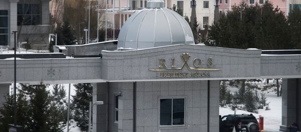 A car is parked in front of Rixos President Hotel, the venue that hosts Syria peace talks, in Astana, Kazakhstan, January 23, 2017. - Sputnik International