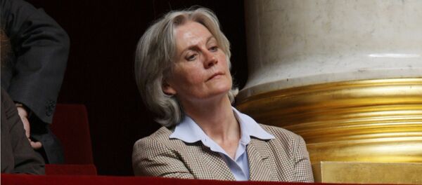 Penelope Fillon, France's Prime Minister Francois Fillon's wife, listens as her husband delivers a speech in front of the newly elected National Assembly outlining his government's priorities in Paris, France, July 3, 2007 Penelope Fillon, France's Prime Minister Francois Fillon's wife, listens as her husband delivers a speech in front of the newly elected National Assembly outlining his government's priorities in Paris, France, July 3, 2007 - Sputnik International