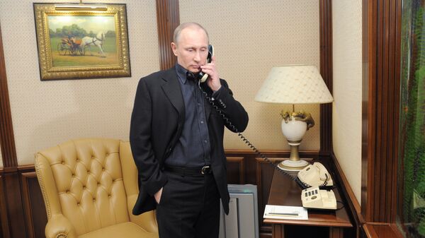 Vladimir Putin speaks by phone (File) - Sputnik International