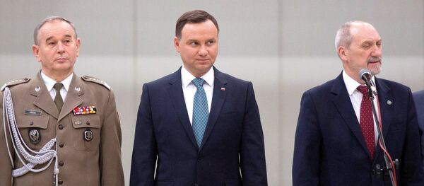 Chief of General Staff of the Polish Army general Mieczyslaw Gocul, Polish President Andrzej Duda, Polish Defence Minister Antoni Macierewicz (File) Chief of General Staff of the Polish Army general Mieczyslaw Gocul, Polish President Andrzej Duda, Polish Defence Minister Antoni Macierewicz (File) - Sputnik International