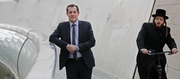 General Secretary of the French far-right National Front (FN) political party and European MP Nicolas Bay poses for a picture in Jerusalem on January 26, 2017, during a four day visit to meet with Israeli politicians and members of the French Jewish community - Sputnik International