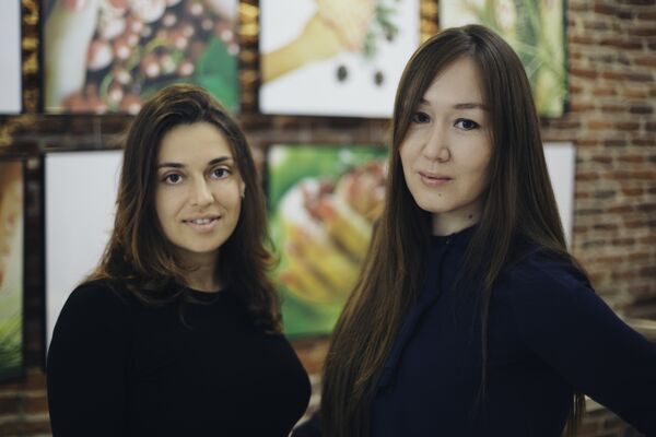 Yulia Filippova and Sofia Khasanova at their Siberia nail salon in Madrid. Yulia Filippova and Sofia Khasanova at their Siberia nail salon in Madrid. - Sputnik International