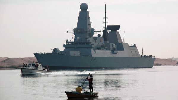 The British destroyer HMS Diamond sails through the Suez Canal on December 2, 2012 - Sputnik International