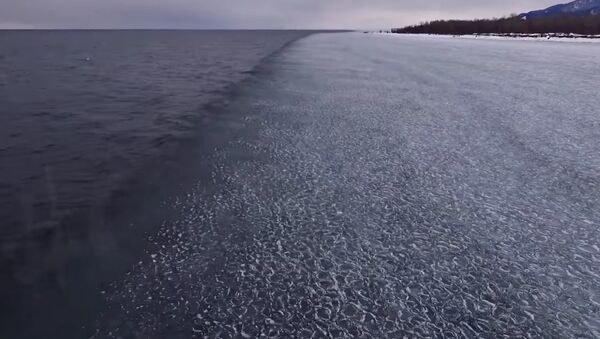 Lake Baikal Ice Waves - Sputnik International