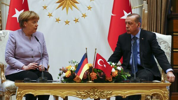Turkish President Recep Tayyip Erdogan and German Chancellor Angela Merkel meet at the presidential palace during the first visit since July's failed coup in Ankara, Turkey, February 2, 2017. - Sputnik International