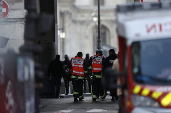 French Firefighters Fear ‘Uberisation’ of Their Profession French Firefighters Fear ‘Uberisation’ of Their Profession - Sputnik International