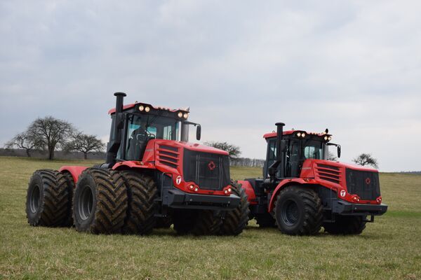 Kirovets K-744R Kirovets K-744R - Sputnik International