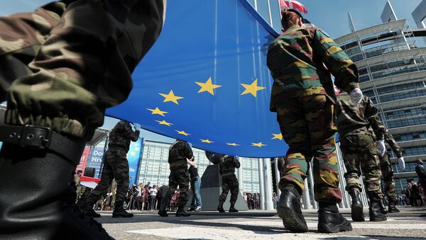 Members of Eurocorps military contingent hold the Europeen flag during a ceremony for Croatia's accession to the European Union on July 1, 2013, in the European Parliament in Strasbourg, eastern France - Sputnik International