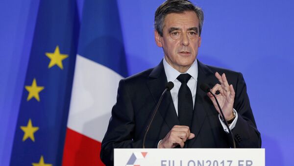 Francois Fillon, former French prime minister, member of The Republicans political party and 2017 presidential candidate of the French centre-right, speaks during a news conference about a fake job scandal at his campaign headquarters in Paris, France, February 6, 2017 - Sputnik International
