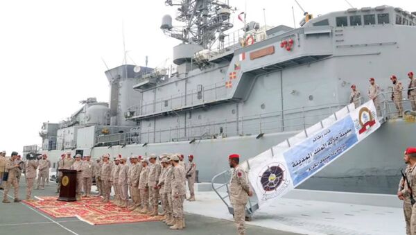 A Saudi Arabian frigate assualted by Houthis returns to safe shores. - Sputnik International