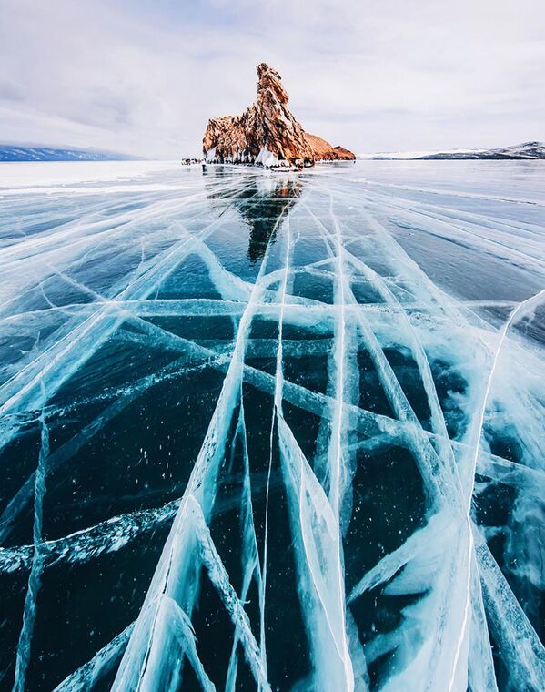 Never Too Much of Spellbinding Ice-Covered Baikal - Sputnik International