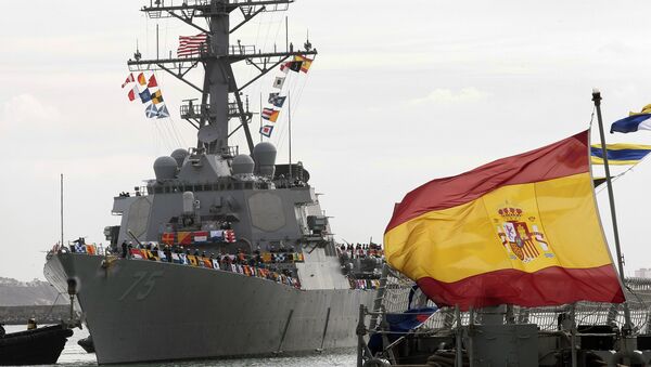 The guided-missile destroyer USS Donald Cook arrives at Naval Station Rota, Spain, on Tuesday, Feb. 11, 2014. - Sputnik International